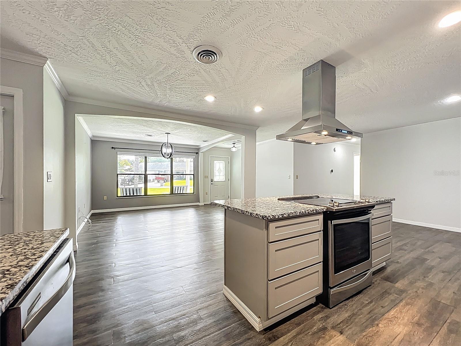 Image 14 of 77 For 3470 25th Avenue