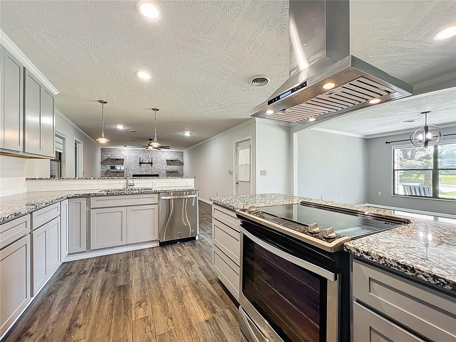 Image 15 of 77 For 3470 25th Avenue