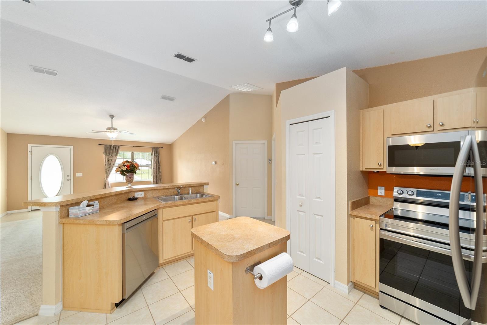 Image 18 of 44 For 8138 131st Lane
