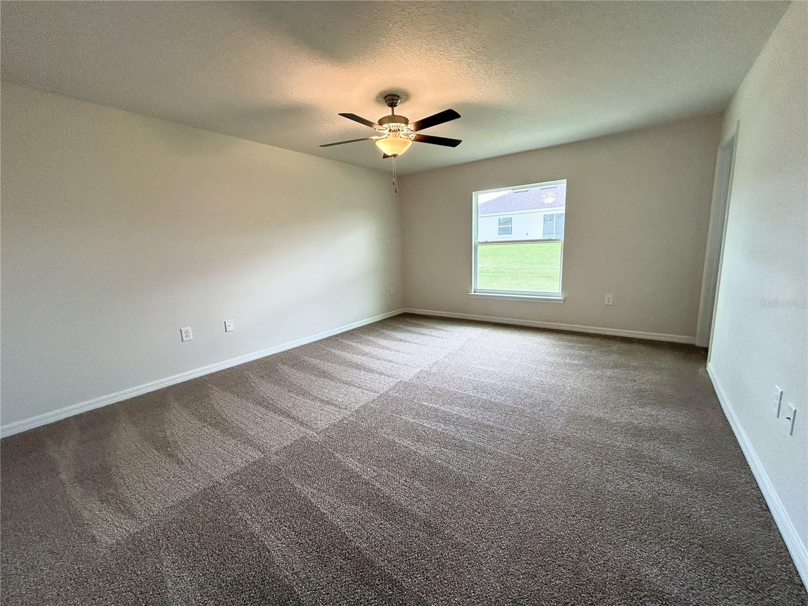 Listing photo id 6 for 8230 Wakefield Drive