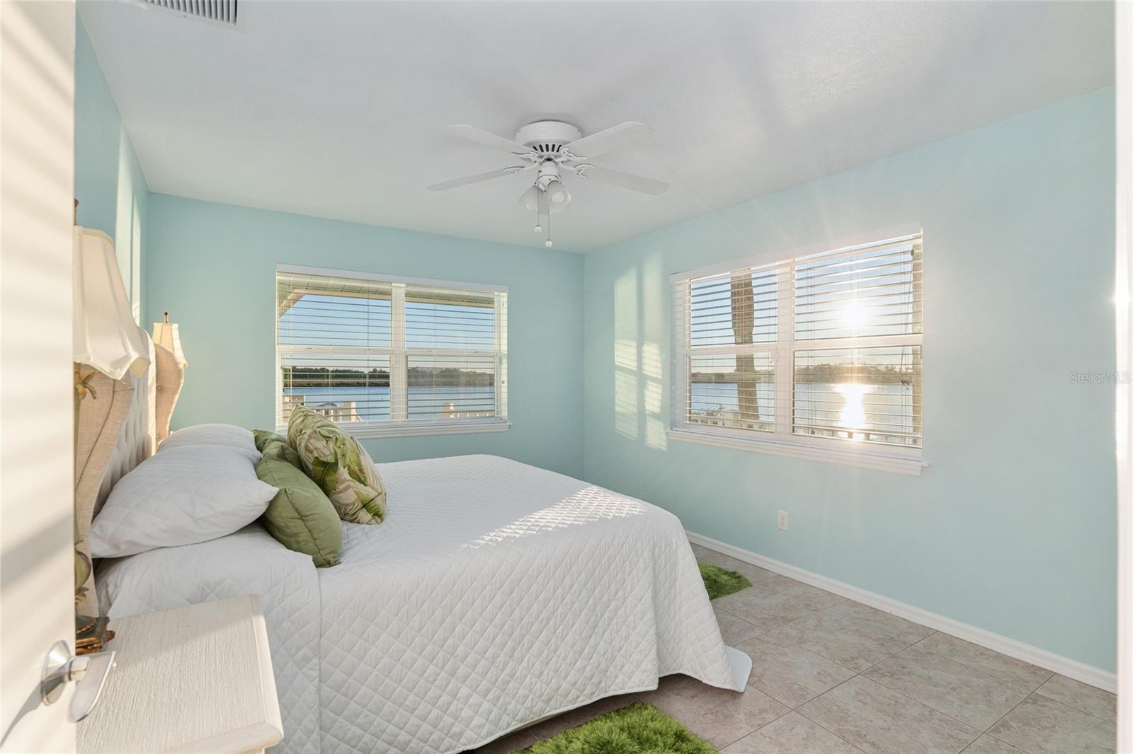 Image 11 of 90 For 5260 Mystic Point
