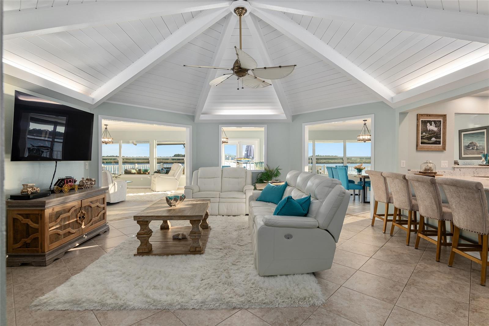 Image 6 of 90 For 5260 Mystic Point