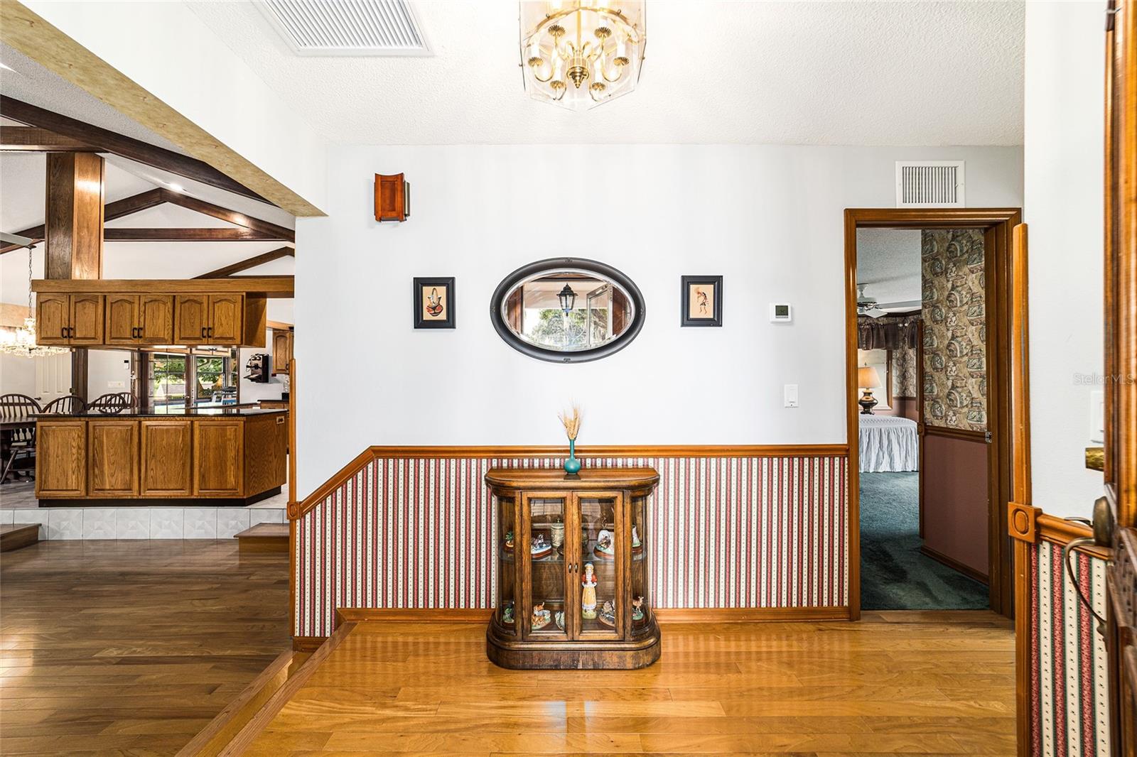 Image 4 of 25 For 10880 160th Avenue
