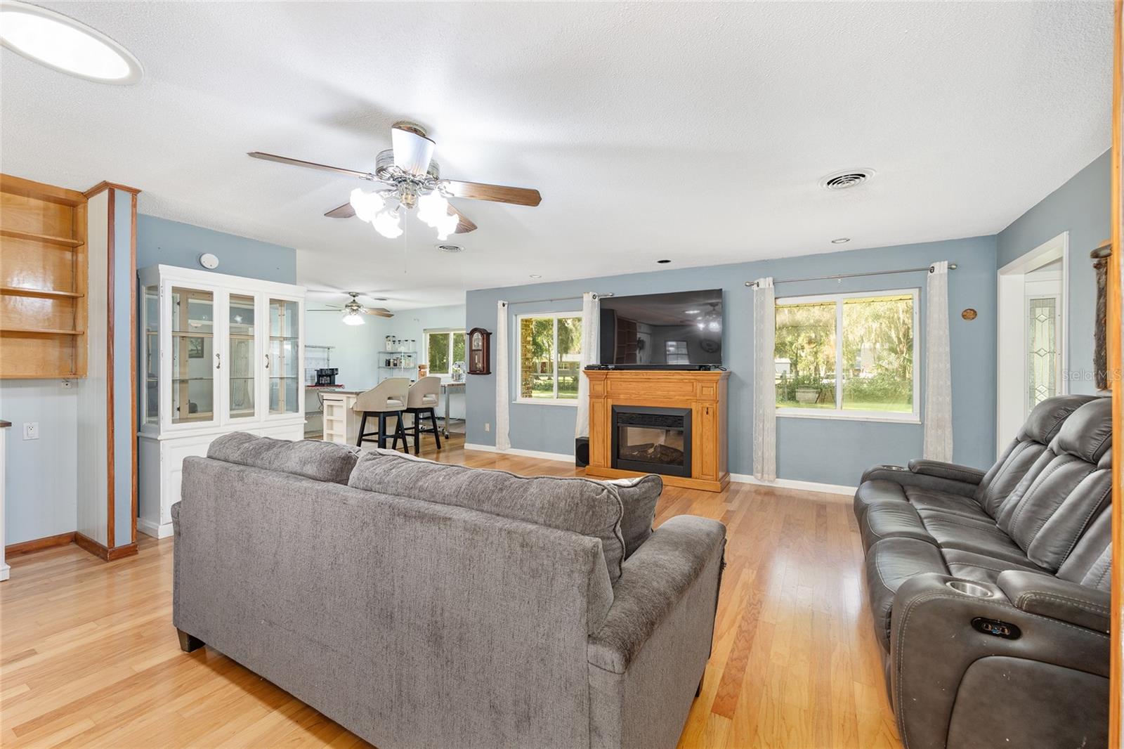 Image 13 of 100 For 301 38th Street