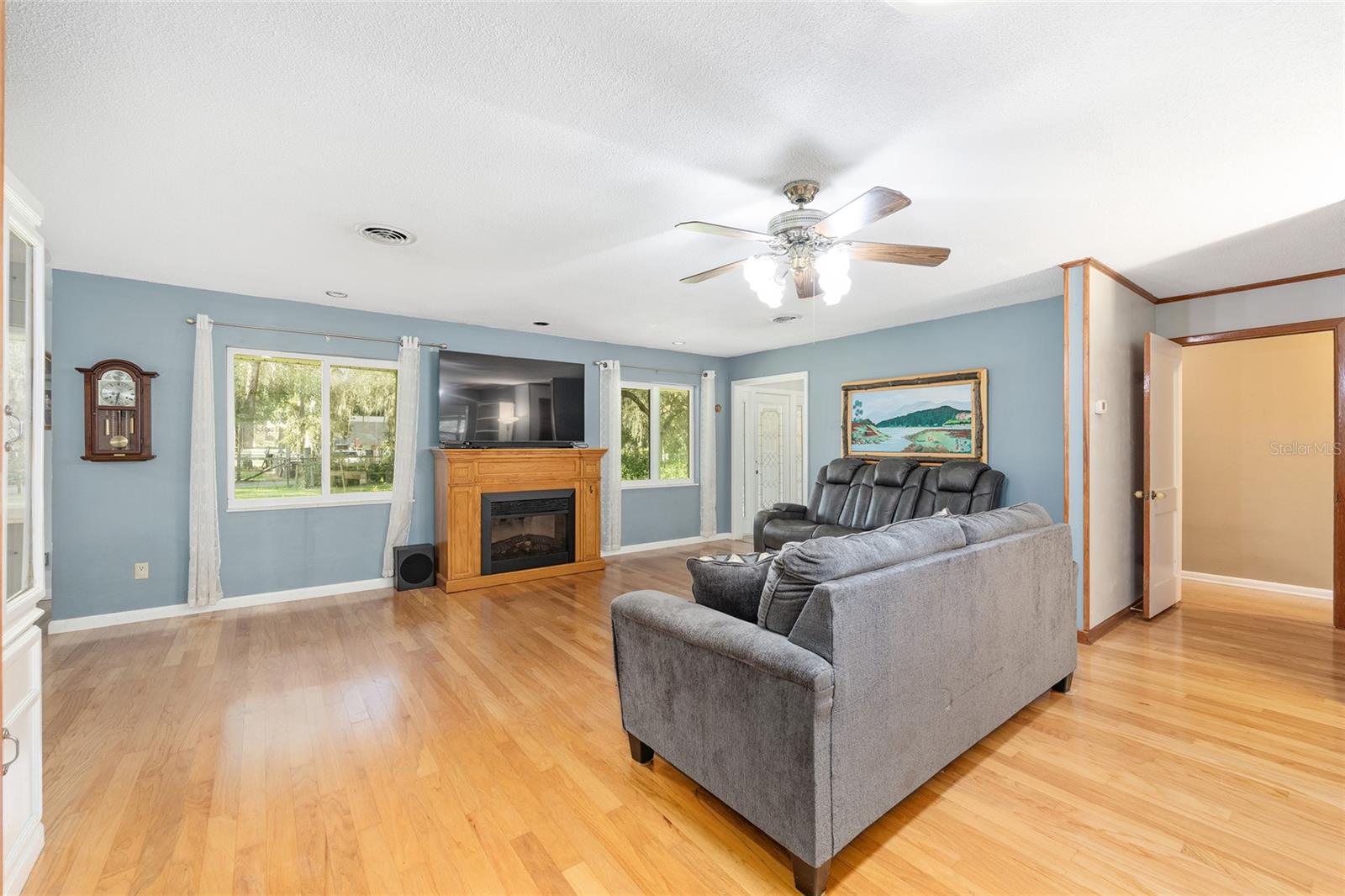 Image 15 of 100 For 301 38th Street