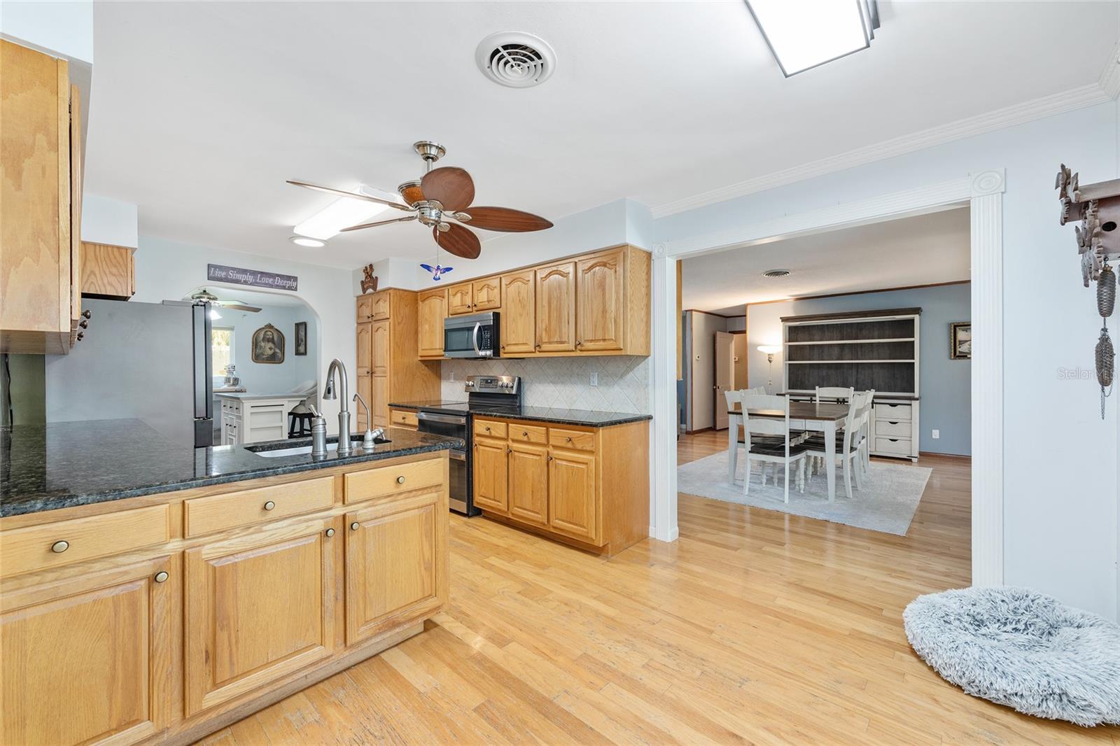 Image 19 of 100 For 301 38th Street