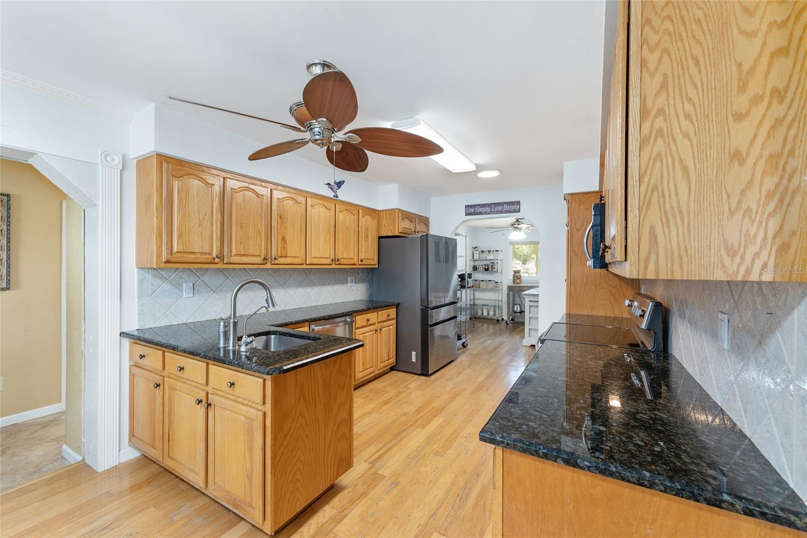 Image 22 of 100 For 301 38th Street