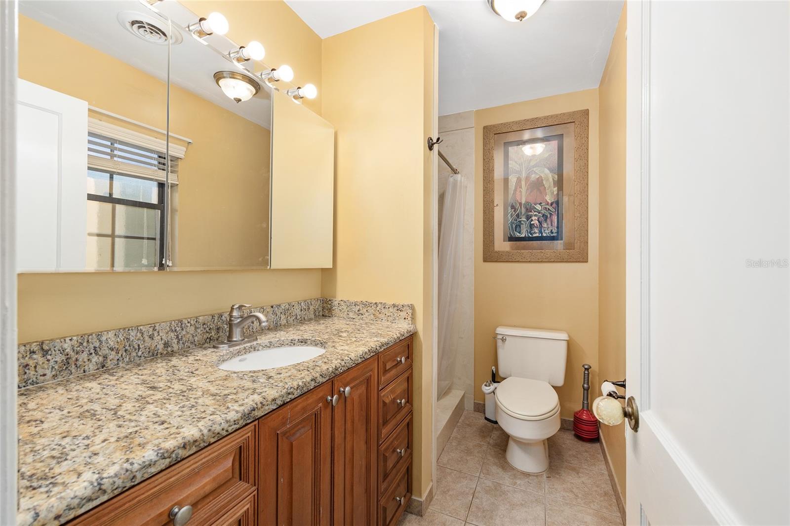 Image 34 of 100 For 301 38th Street