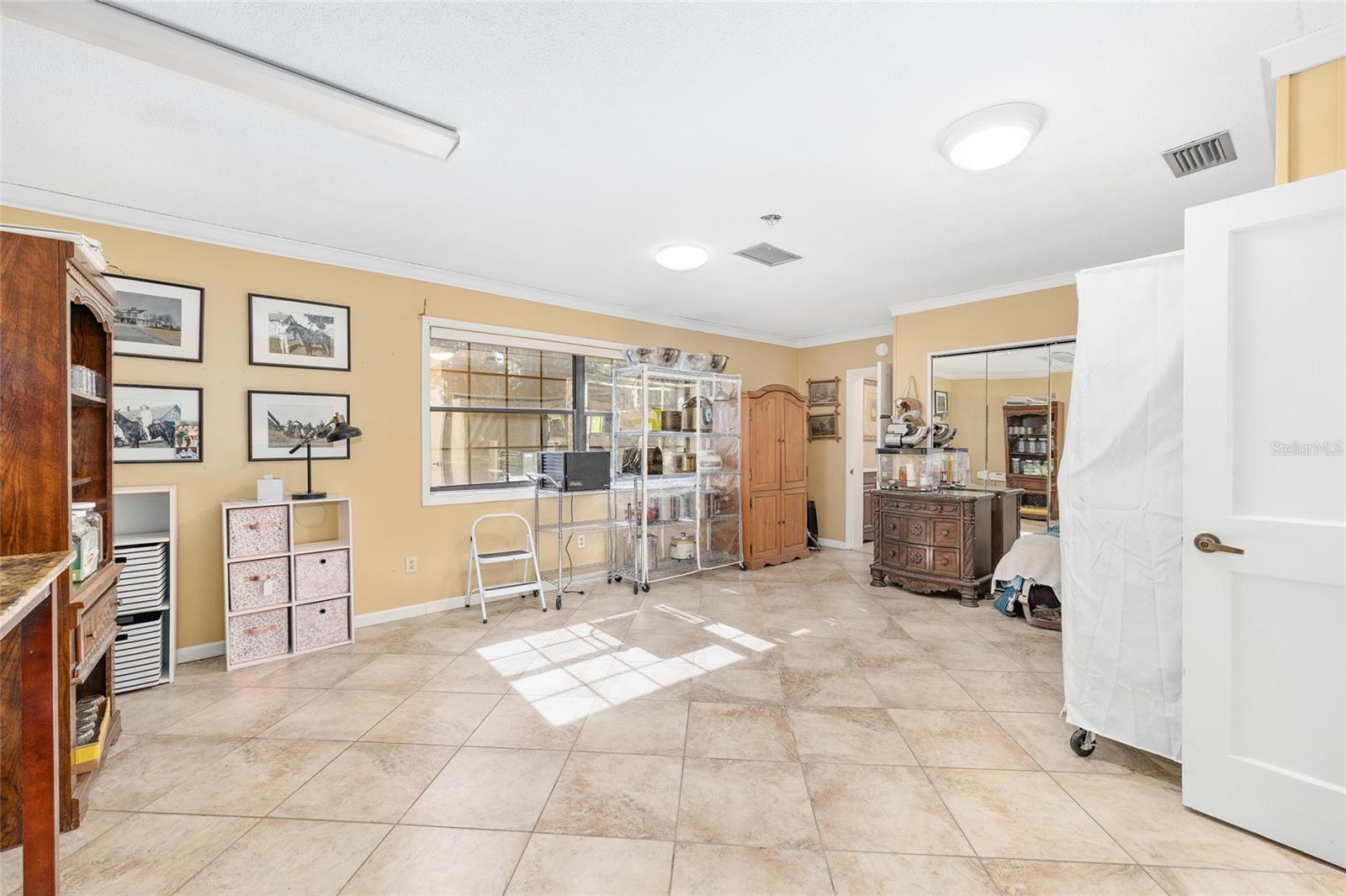 Image 42 of 100 For 301 38th Street