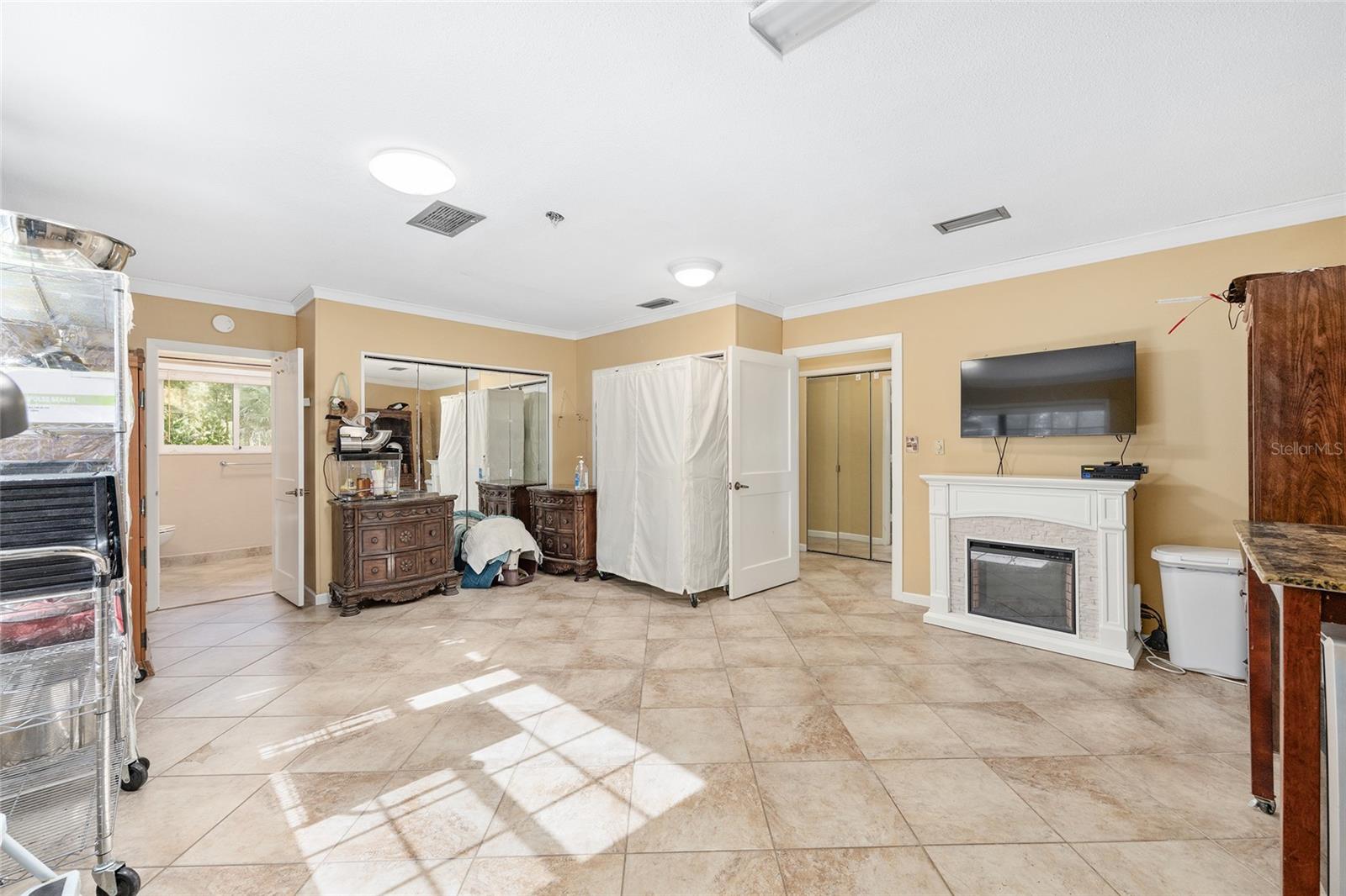 Image 43 of 100 For 301 38th Street