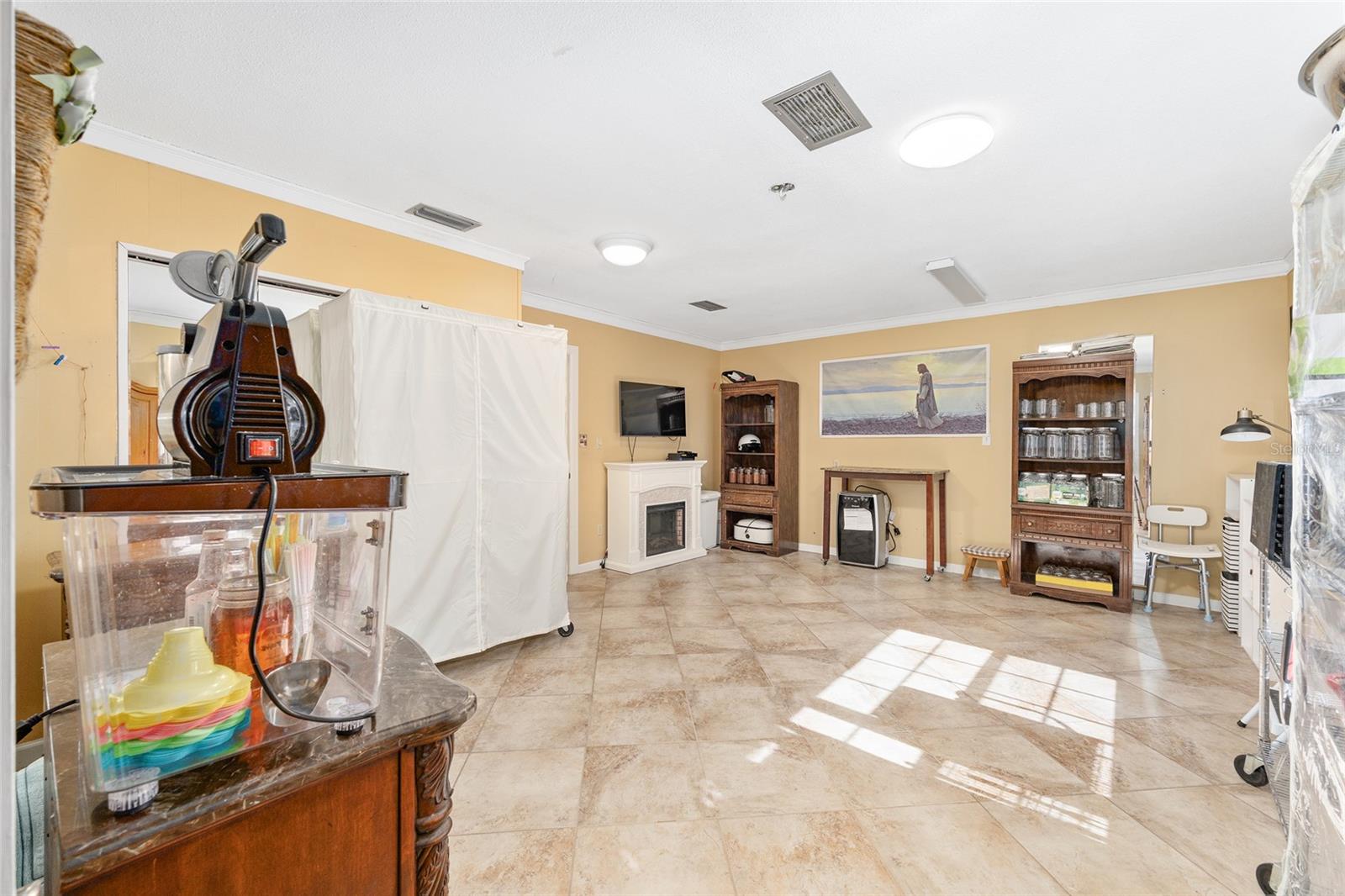 Image 44 of 100 For 301 38th Street