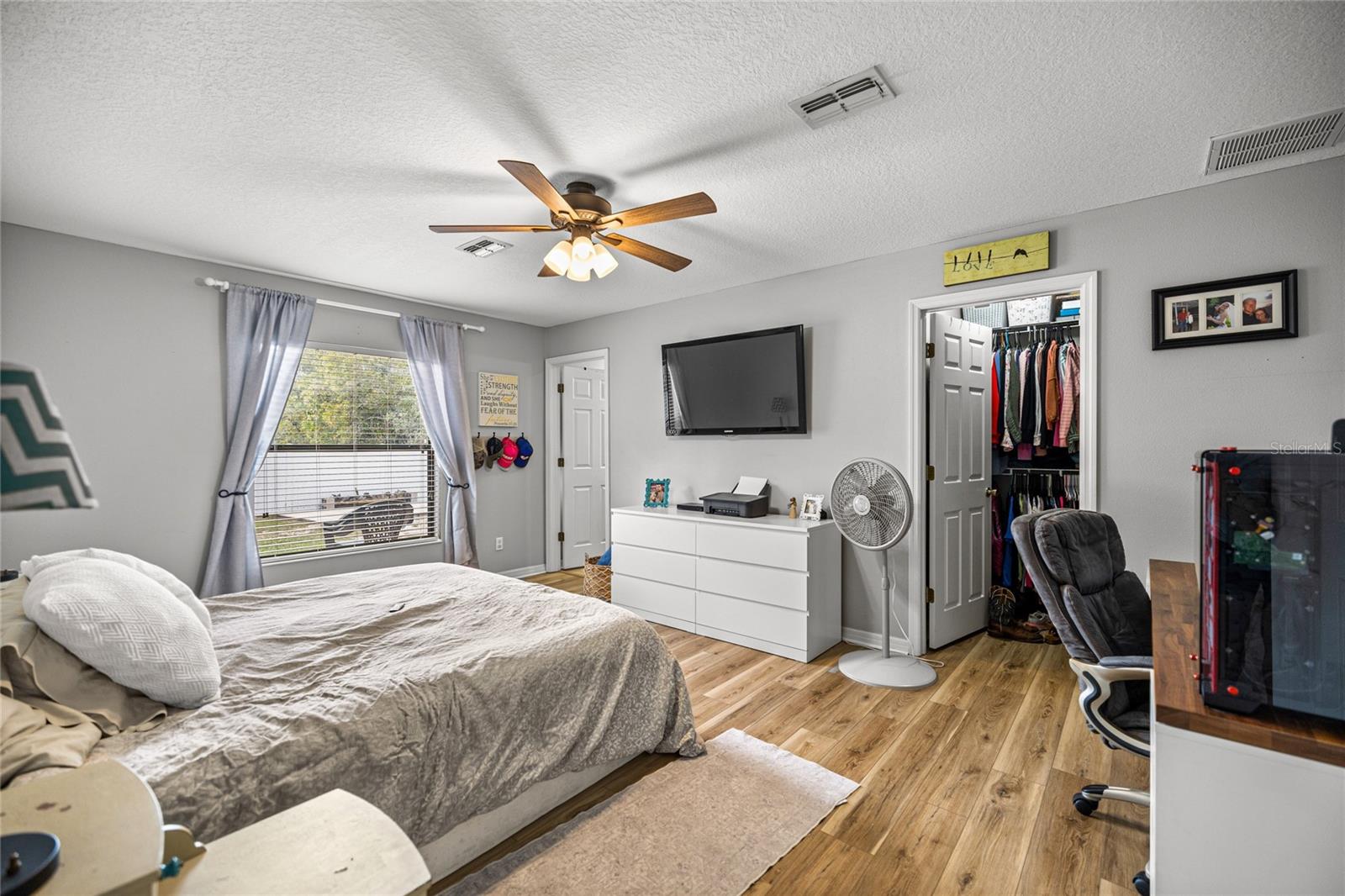 Image 13 of 32 For 2142 Hampshire Boulevard