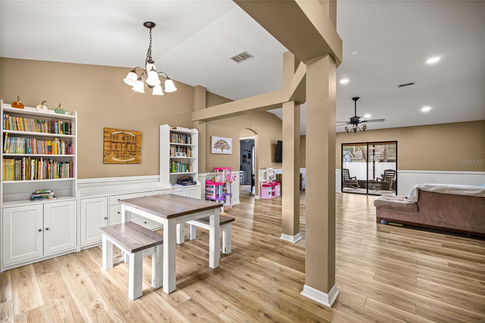 Image 4 of 32 For 2142 Hampshire Boulevard