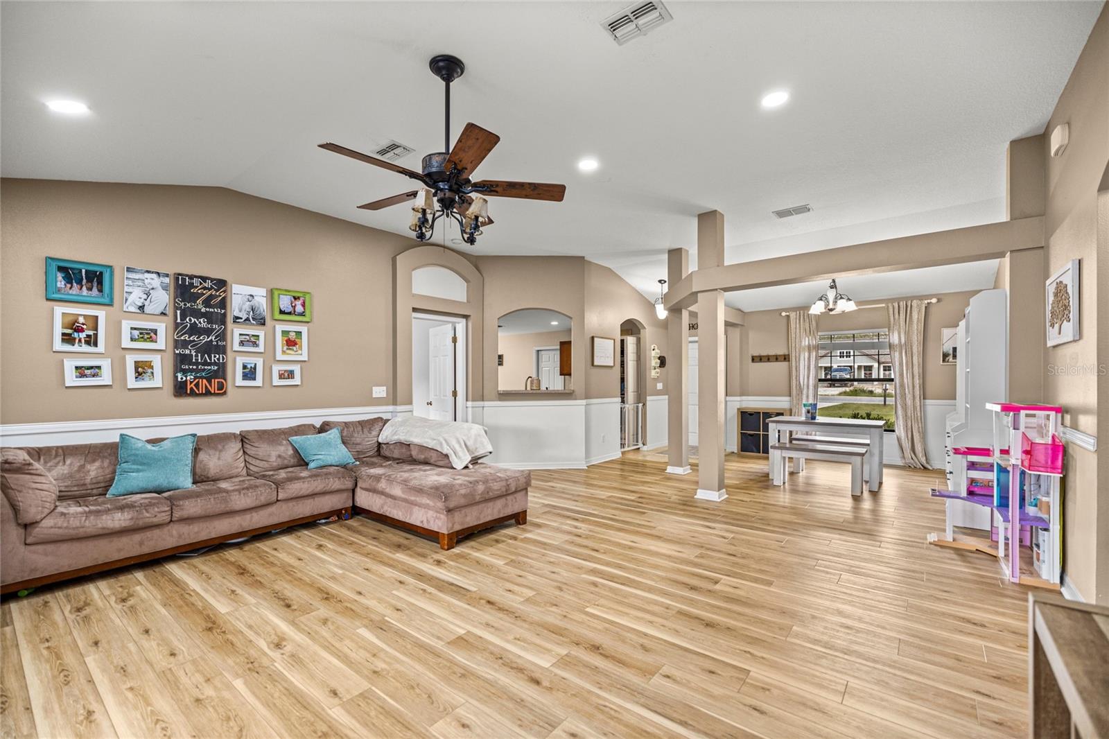 Image 6 of 32 For 2142 Hampshire Boulevard