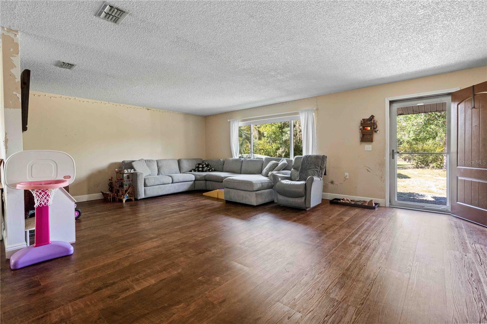 Image 9 of 17 For 11350 35th Street