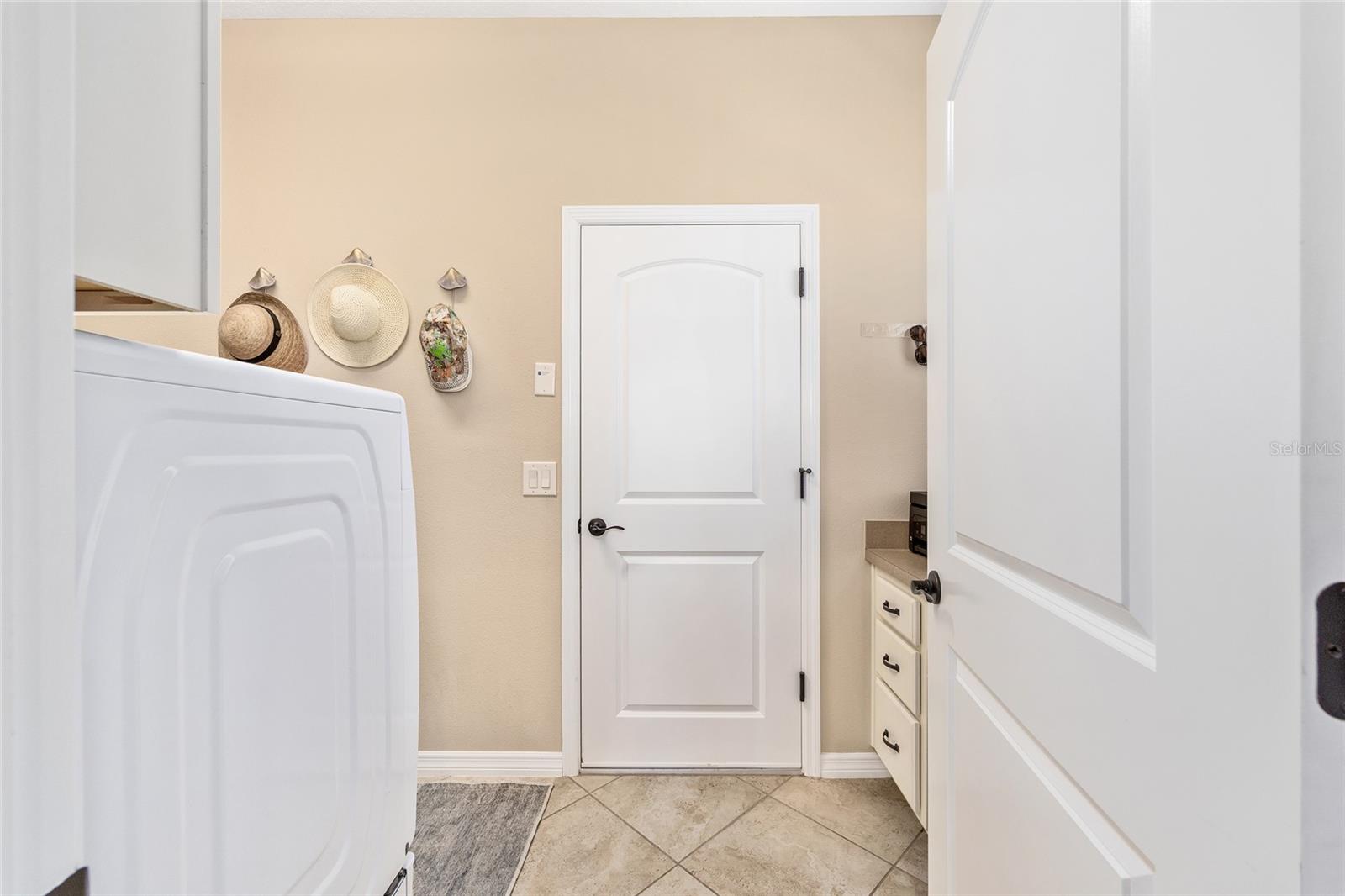 Image 17 of 43 For 5670 39th Lane