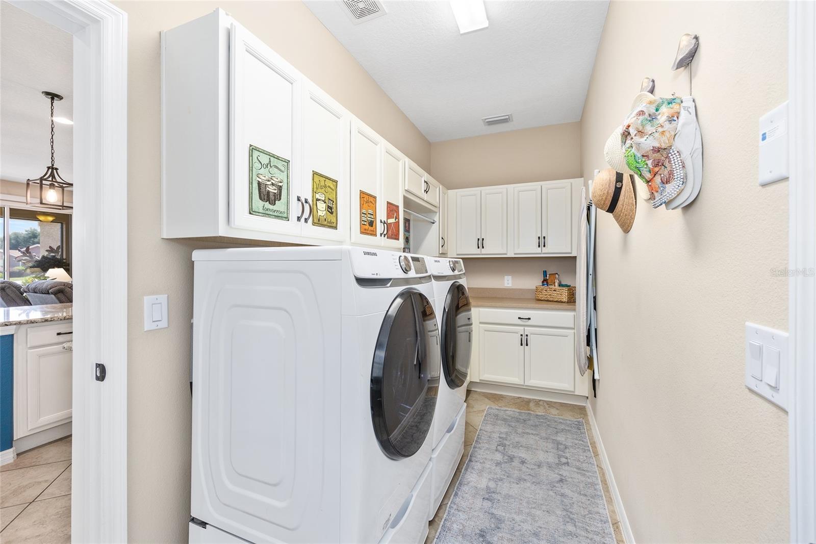 Image 18 of 43 For 5670 39th Lane