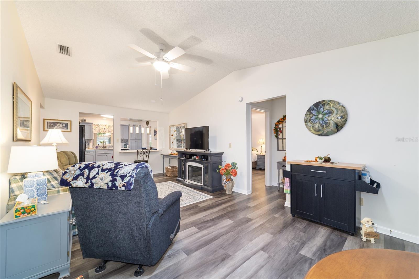 Image 8 of 46 For 8980 93rd Lane B