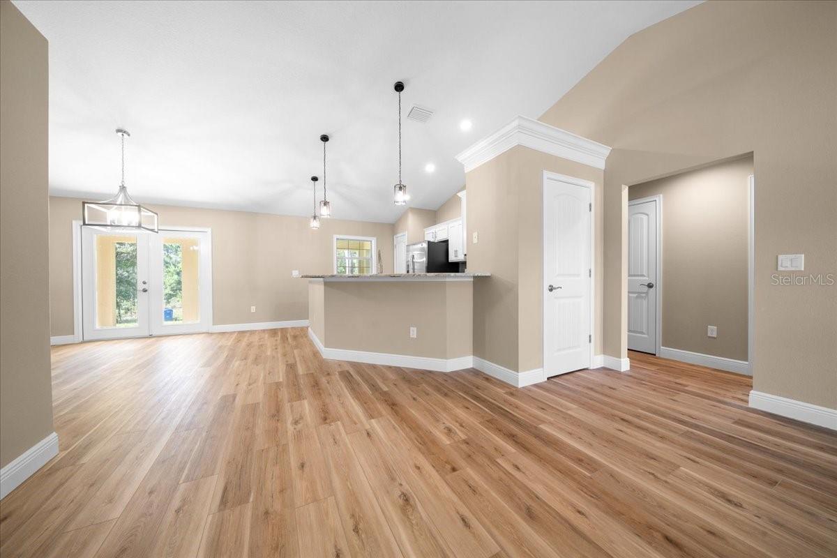 Image 14 of 40 For 20396 79th Ln