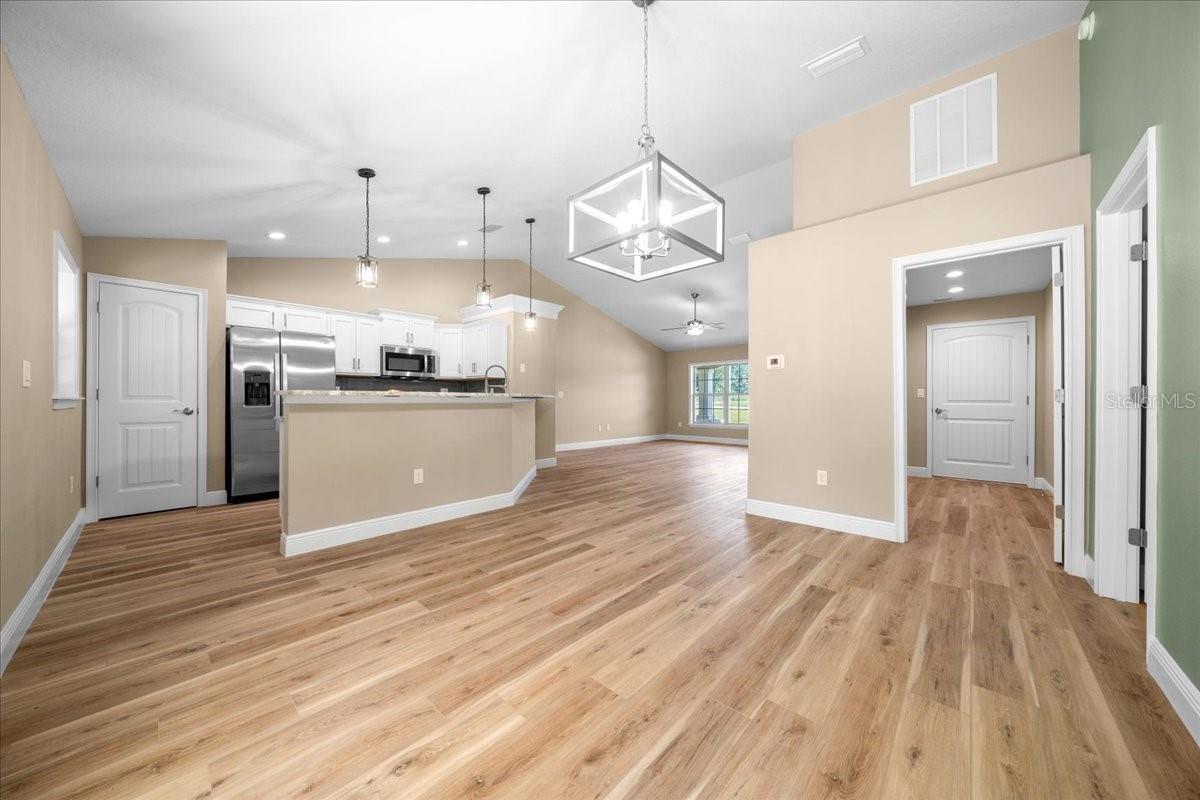 Image 17 of 40 For 20396 79th Ln