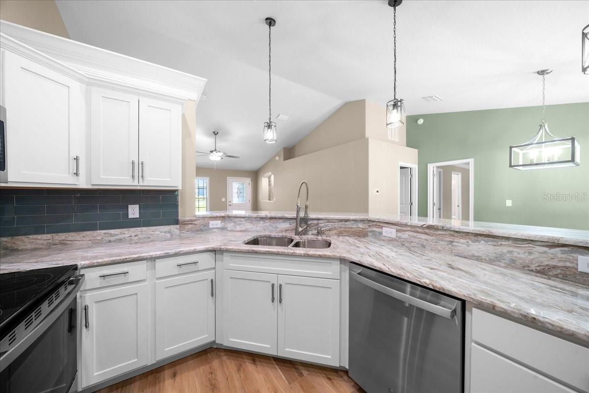 Image 21 of 40 For 20396 79th Ln