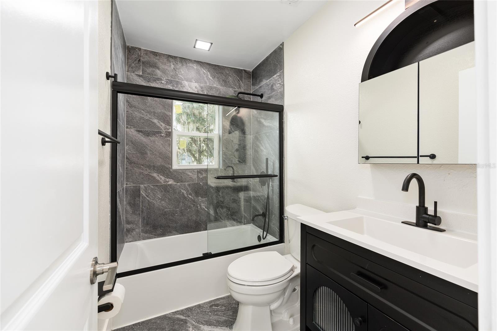Image 15 of 18 For 1538 25th Street F