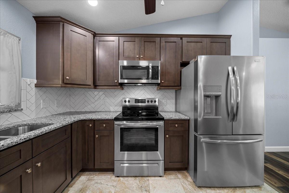 Listing photo id 15 for 385 Gamewell Lane