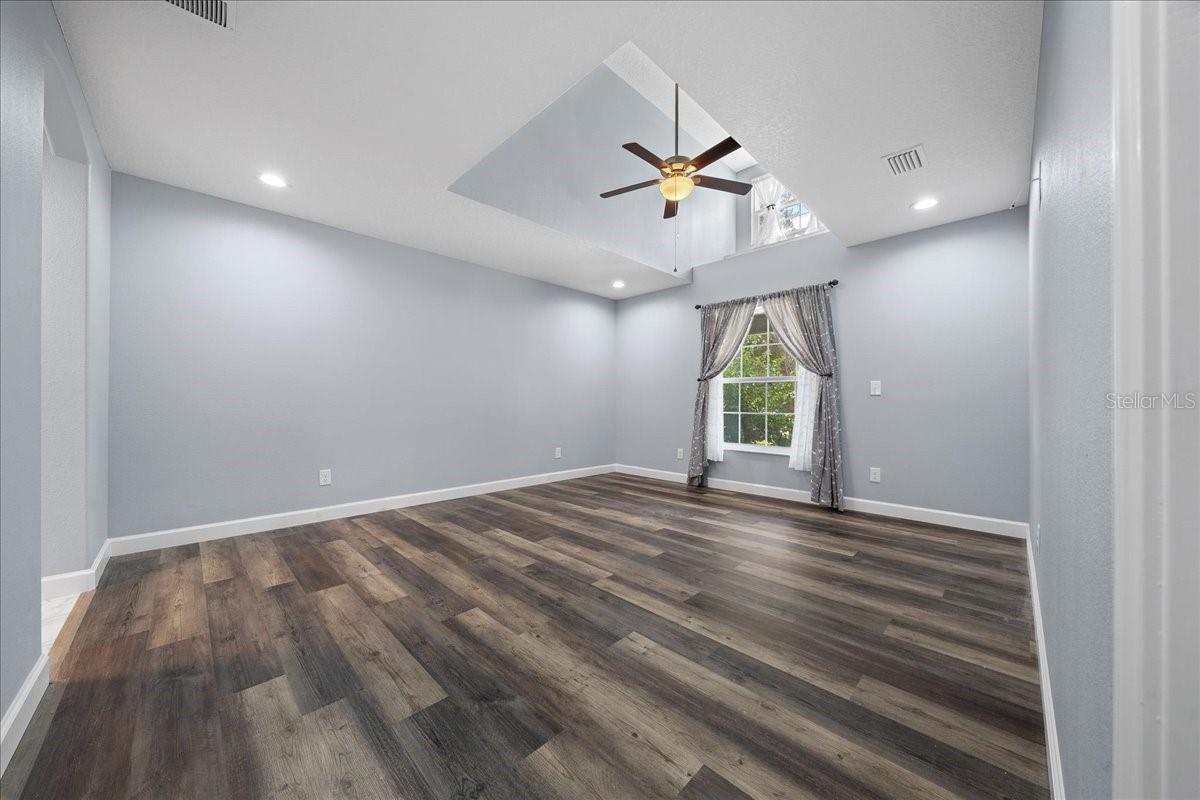 Listing photo id 17 for 385 Gamewell Lane