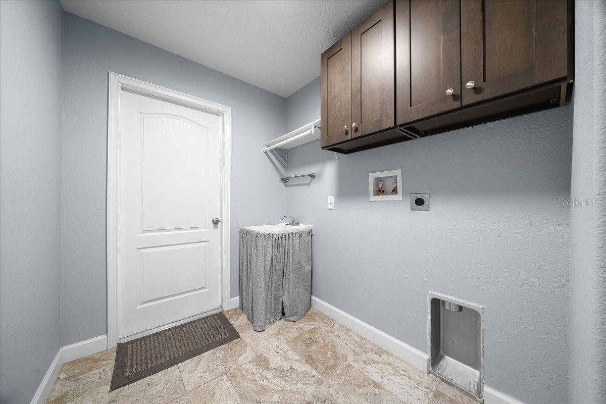 Listing photo id 32 for 385 Gamewell Lane