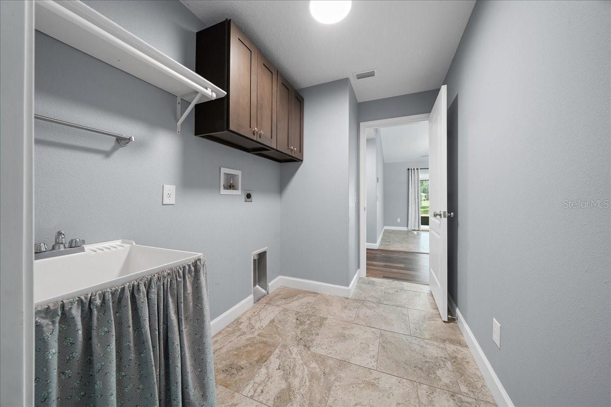 Listing photo id 33 for 385 Gamewell Lane