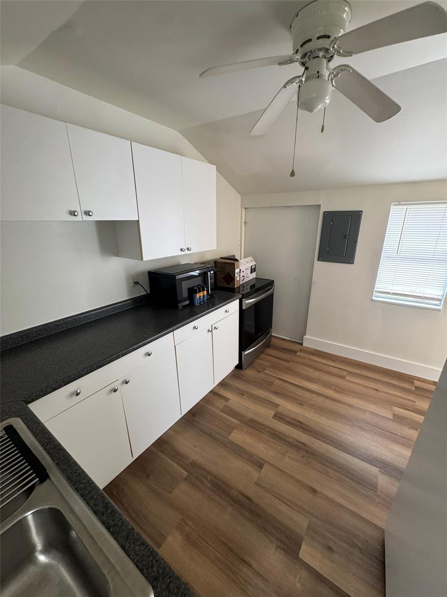 Image 9 of 12 For 2300 49th Street
