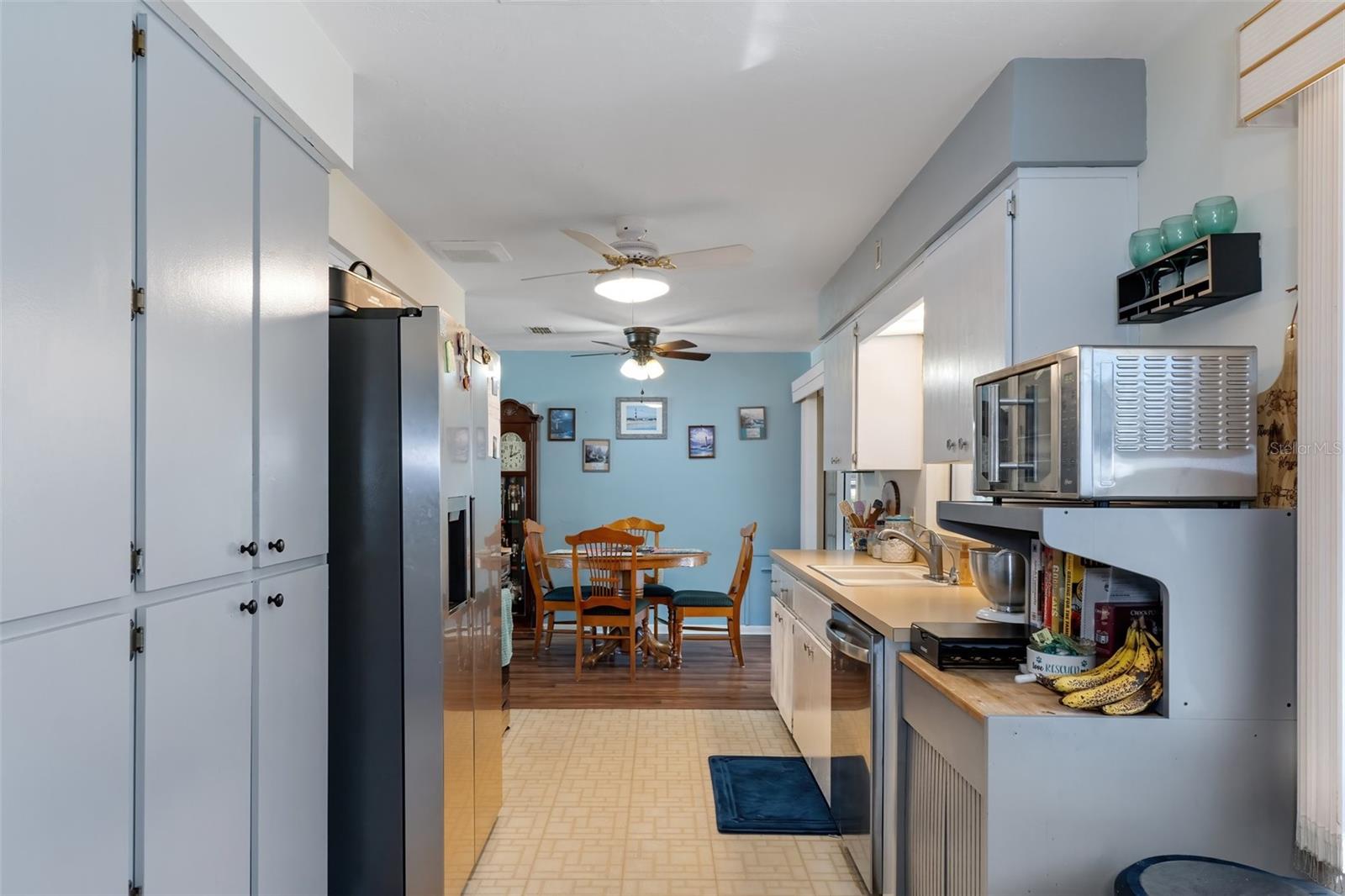 Listing photo id 14 for 130 Casurina Place
