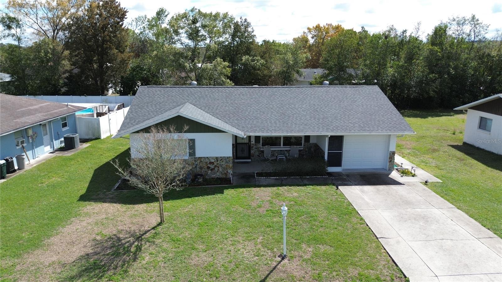 Listing photo id 35 for 130 Casurina Place