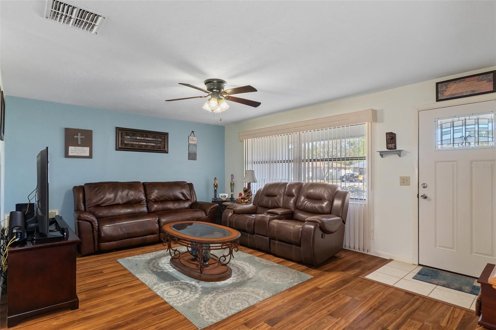 Listing photo id 6 for 130 Casurina Place