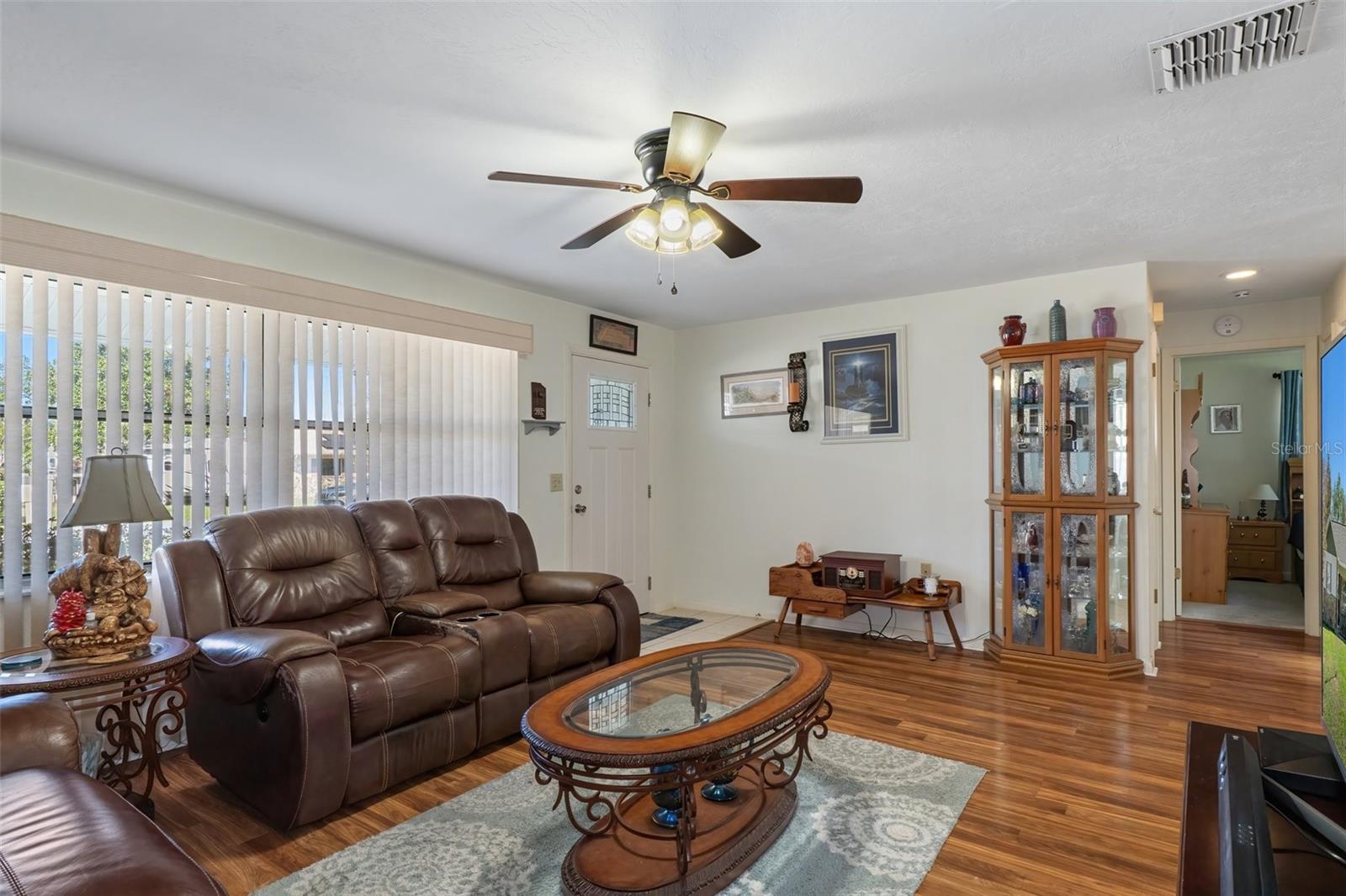 Listing photo id 7 for 130 Casurina Place