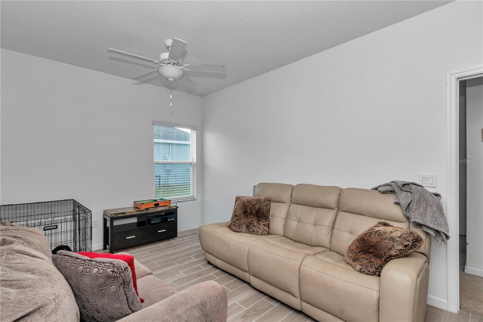 Image 19 of 37 For 5660 93rd Street