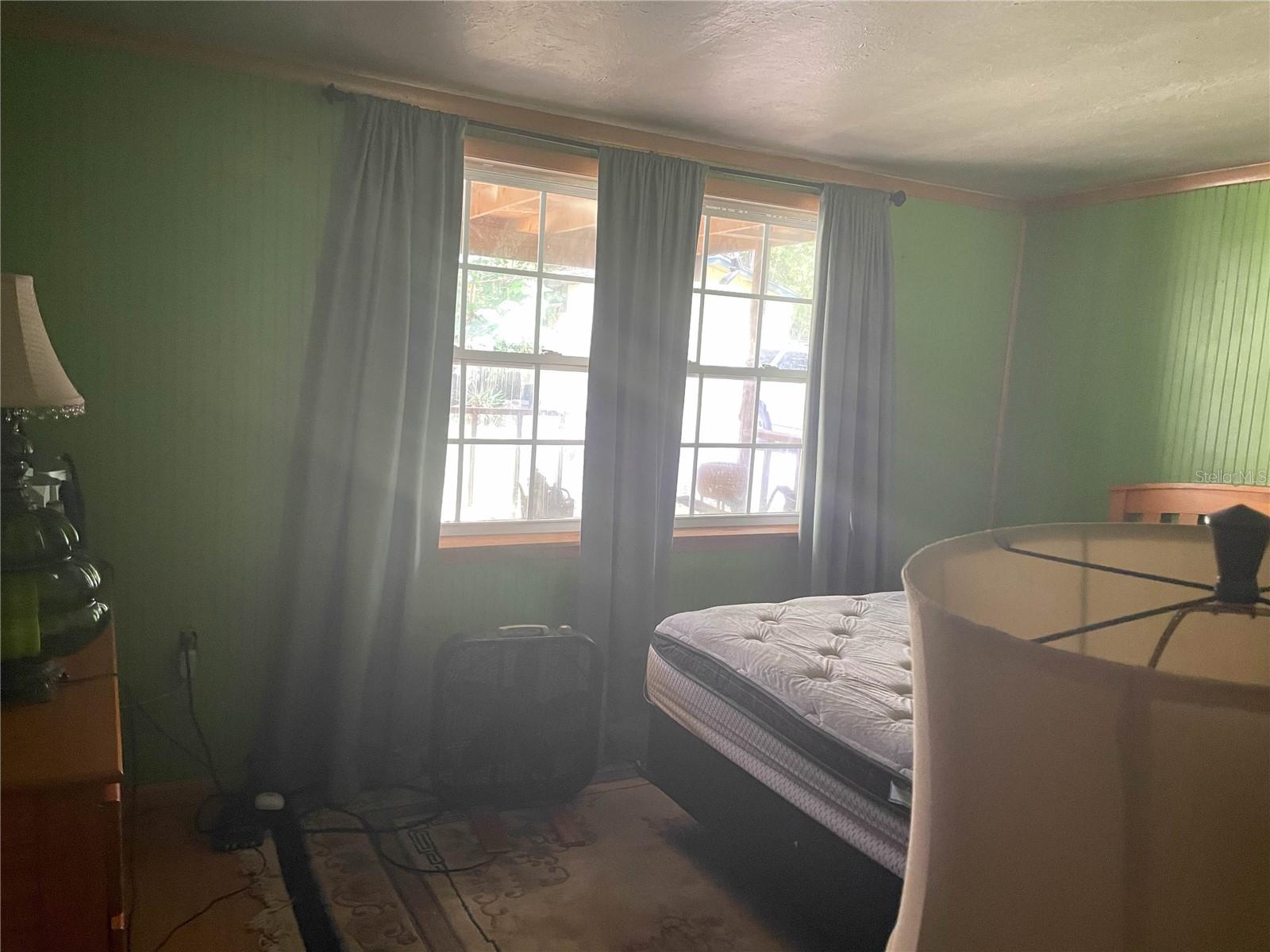 Listing photo id 17 for 901 Hartshorn Lane