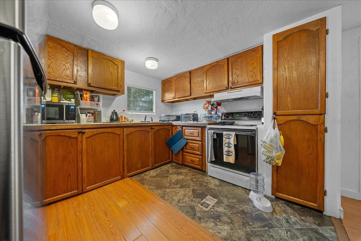 Image 12 of 30 For 10885 Timucuan Road