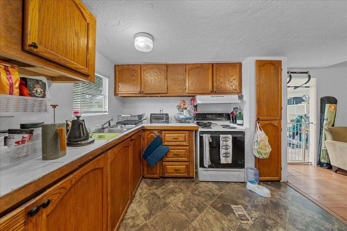 Image 13 of 30 For 10885 Timucuan Road