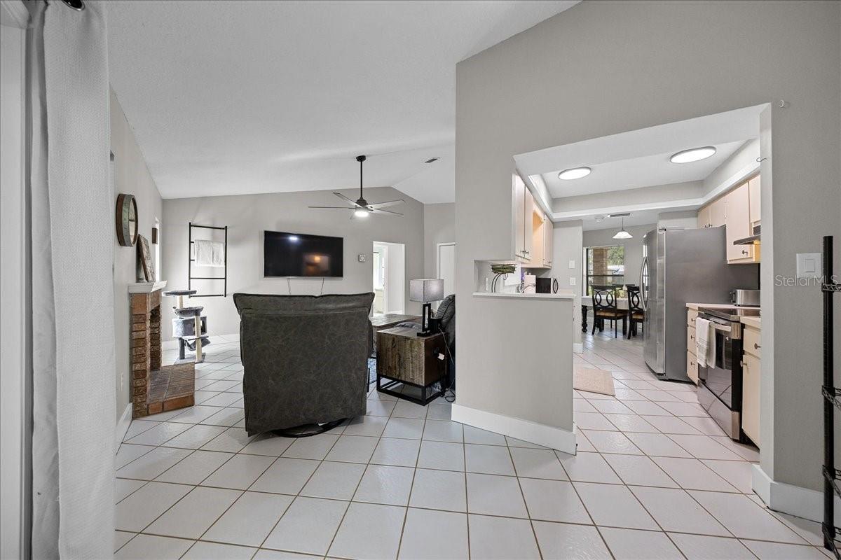 Image 10 of 39 For 12443 62nd Avenue