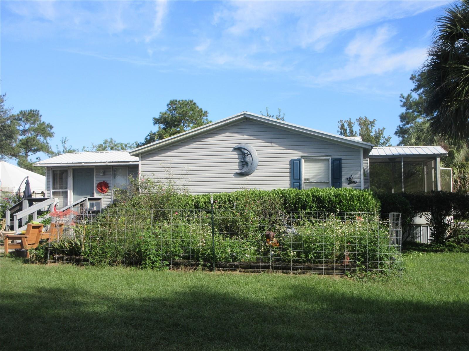 Image 3 of 100 For 8500 41st Court