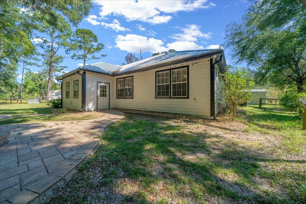 Image 41 of 60 For 19935 239th Place