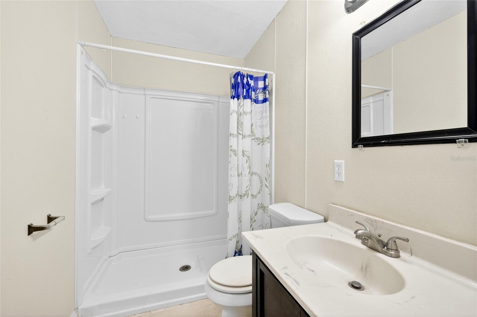 Listing photo id 11 for 240 Staff Point