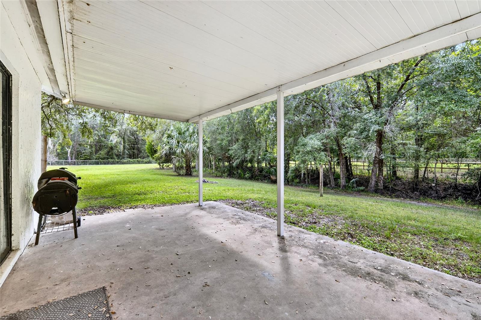 Listing photo id 21 for 240 Staff Point