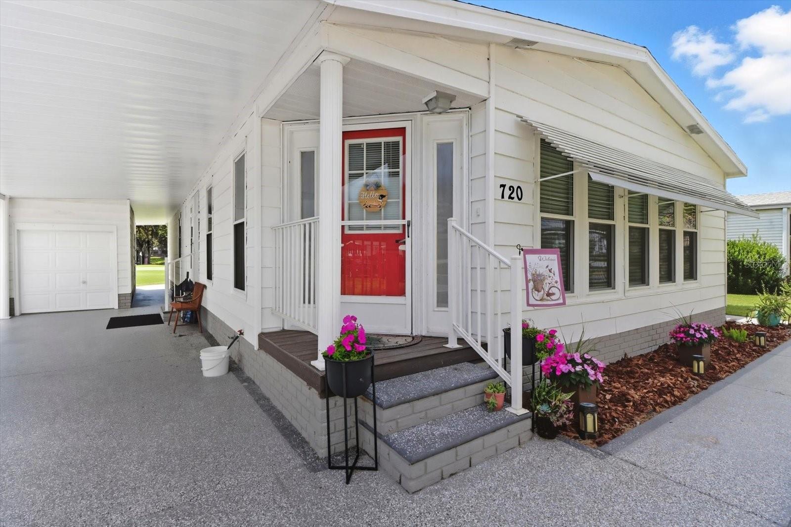Image 38 of 44 For 720 Orchid Street N