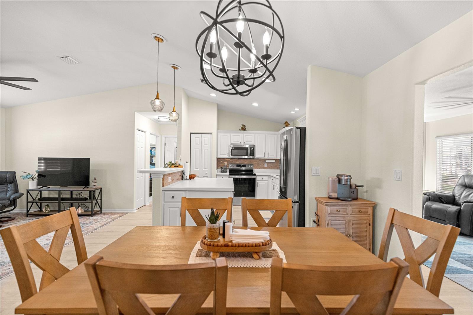 Image 16 of 66 For 13864 85th Court