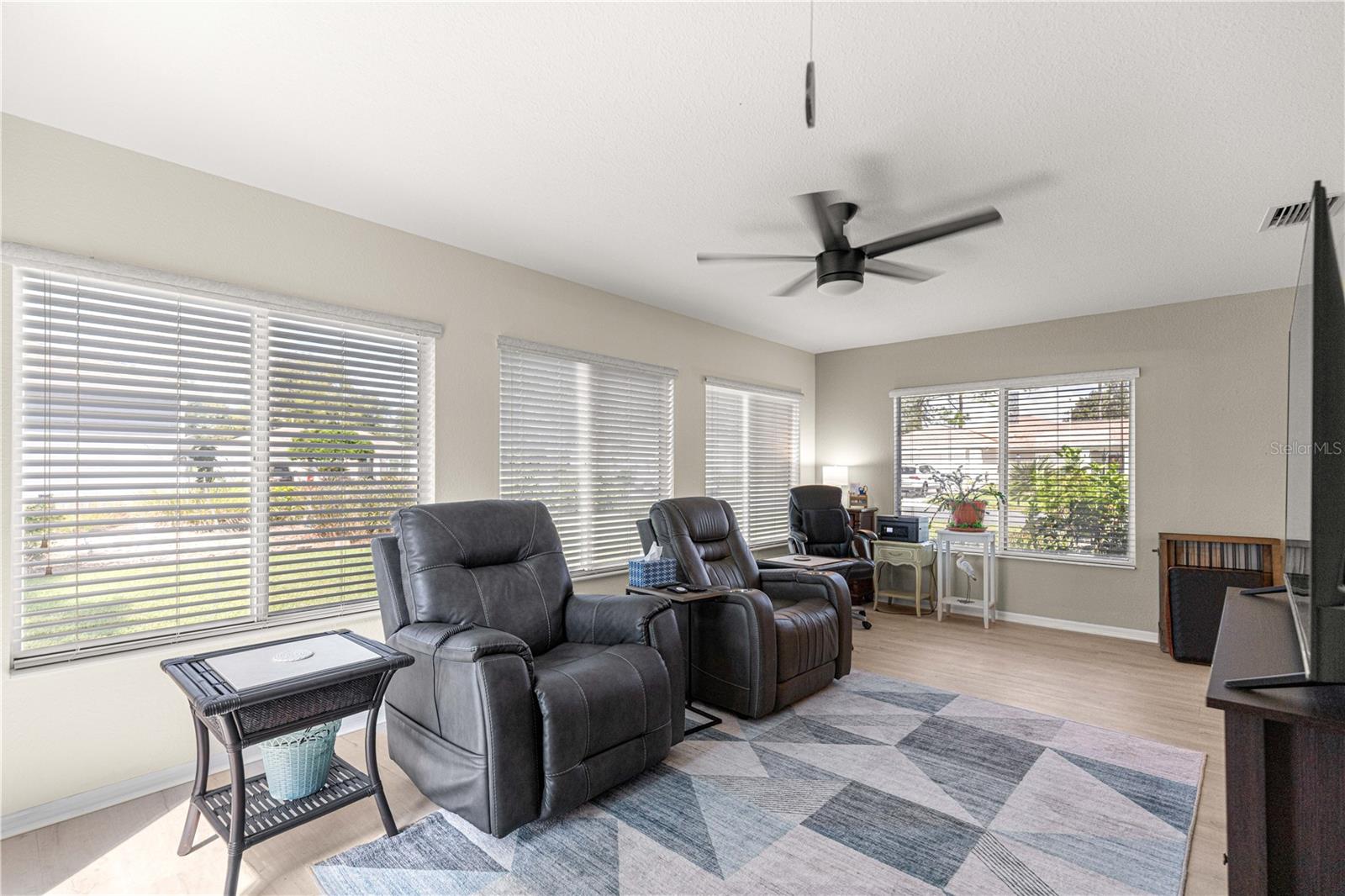 Image 29 of 66 For 13864 85th Court