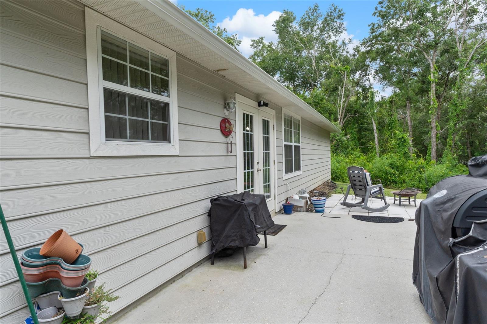 Listing photo id 12 for 3541 Cindy Lane
