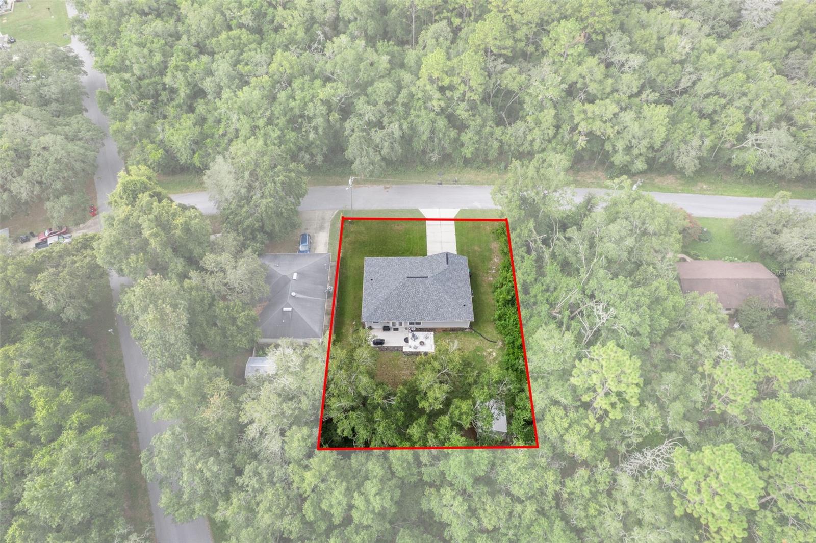 Listing photo id 17 for 3541 Cindy Lane