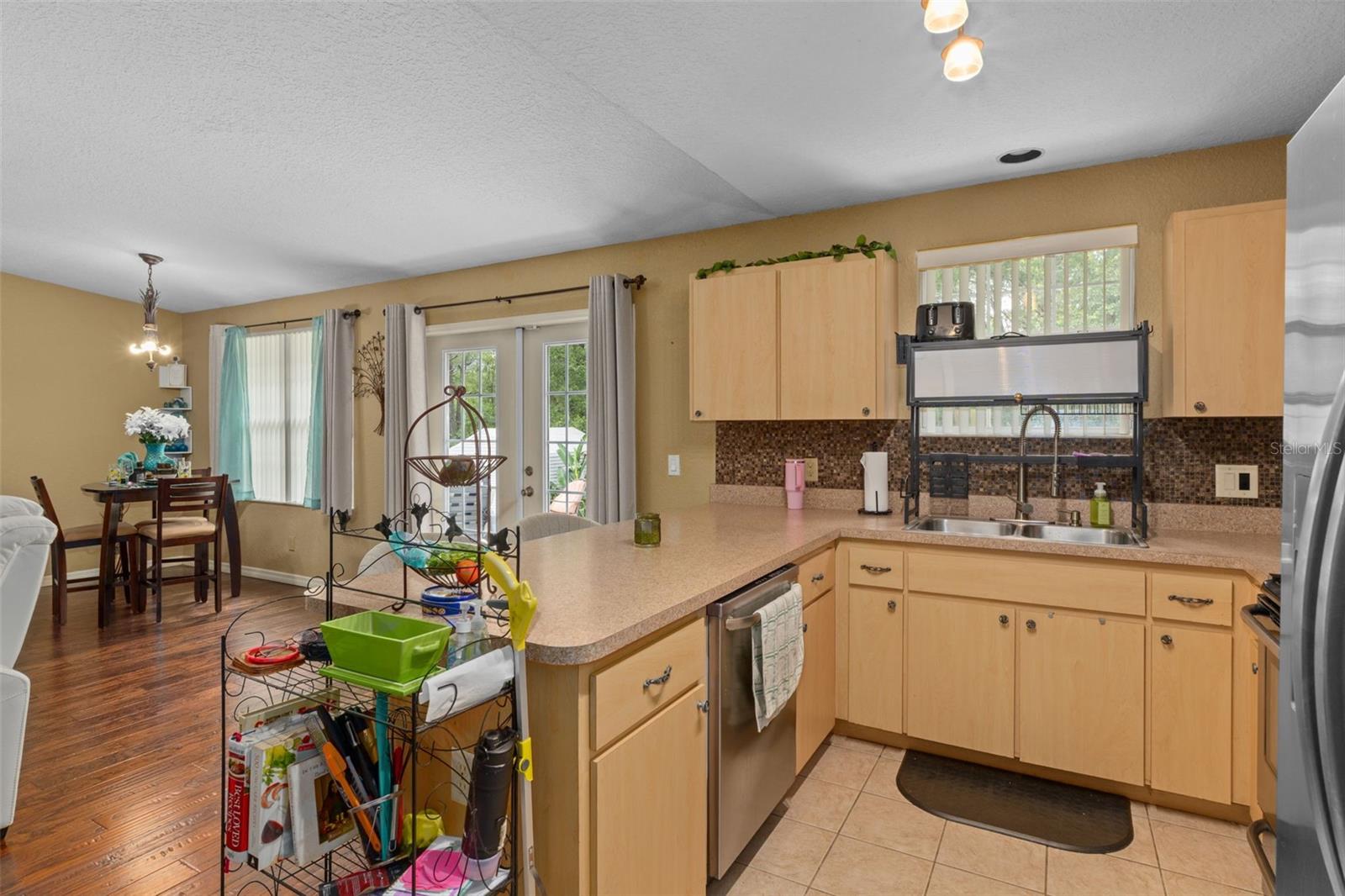 Listing photo id 5 for 3541 Cindy Lane